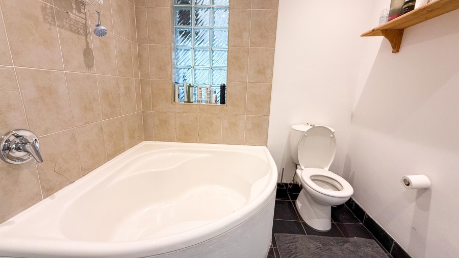 To Let 1 Bedroom Property for Rent in Vredehoek Western Cape